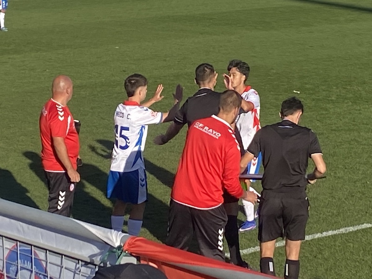 El Rayo Majadahonda canta el «AleYuya», se «calza» al Sant Andreu (2-1) y ya vislumbra la salida del descenso